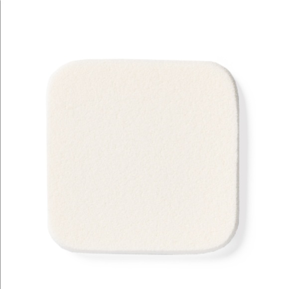 {Mary Kay} Cosmetic Sponges contains 2 sponge applicators NWT NIP NEW MK Palette